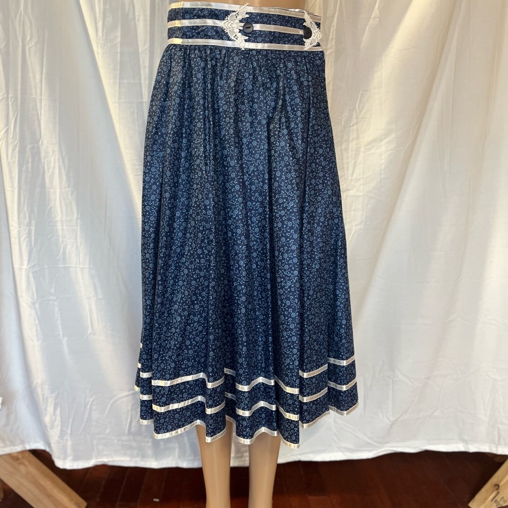 Vintage 70s Gunne Sax Wrap Prairie Skirt Blue Waist 26” Size 9 Floral EUC